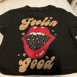 cropped “feeling good” tee